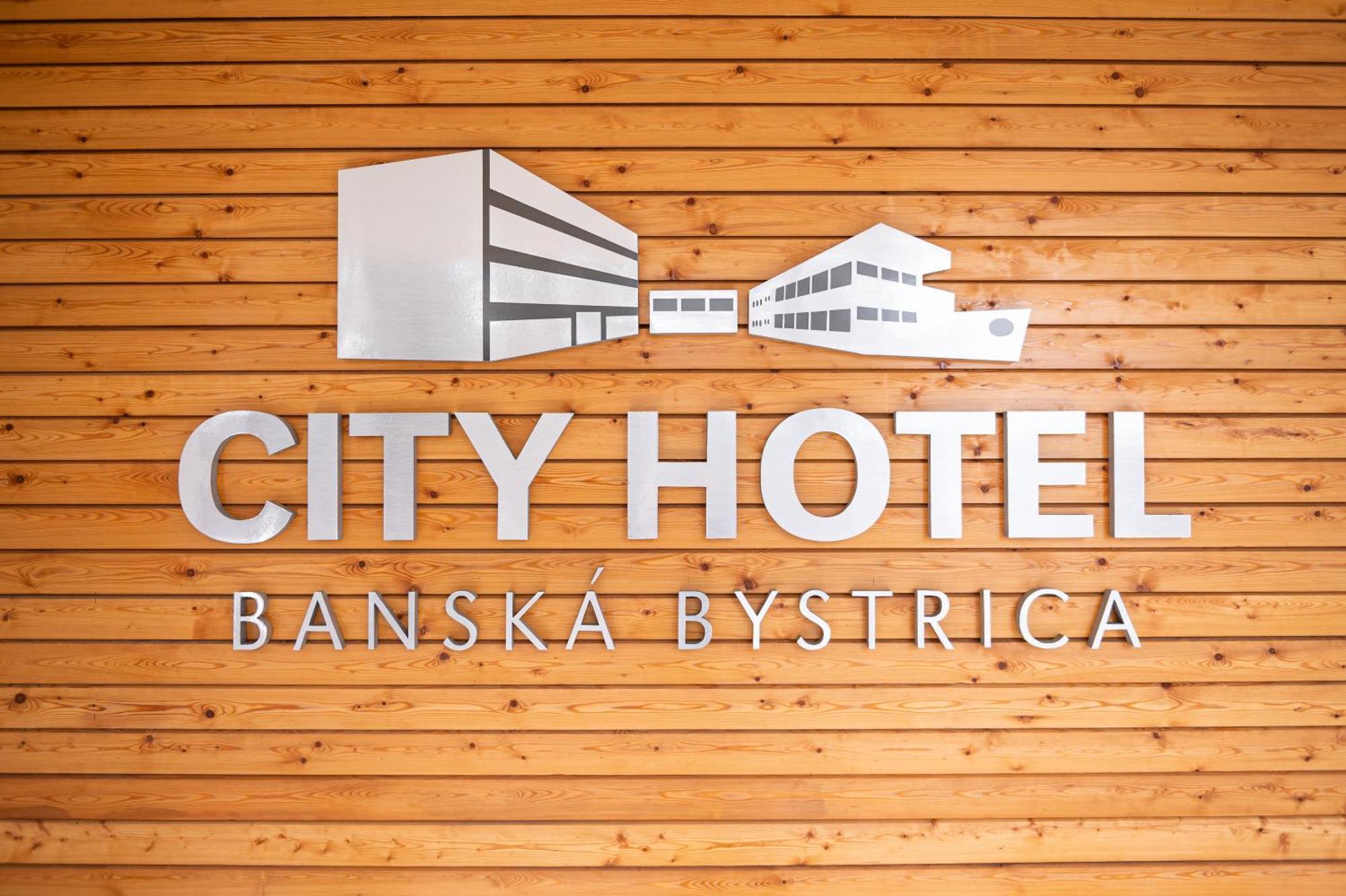 City Hotel B&B, Reception 24 7, 800M Od-From R1, Free Parking Банска бистрица Екстериор снимка