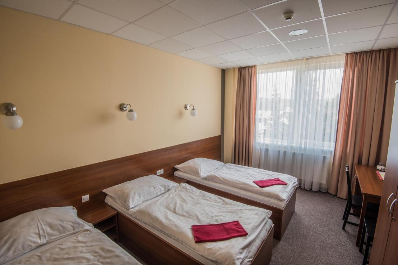 City Hotel B&B, Reception 24 7, 800M Od-From R1, Free Parking Банска бистрица Екстериор снимка